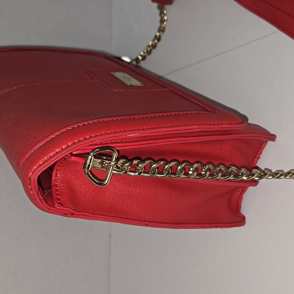 BCBG Paris Red Shoulder Purse Gold Chain Magnetic Closure Double Compartment NWT - Picture 3 of 16